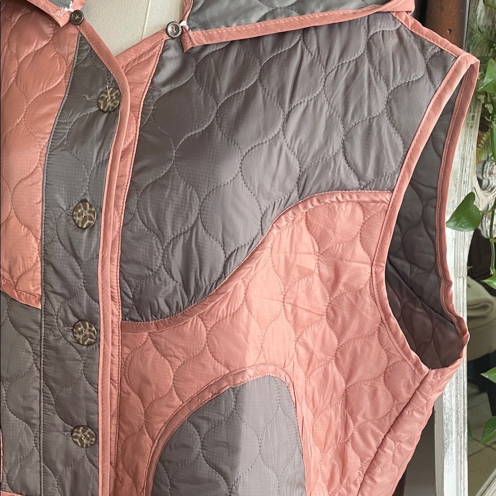 POL Salmon Pink and Gray Quilted Vest M/L Removable Hood Oversized - Picture 11 of 13